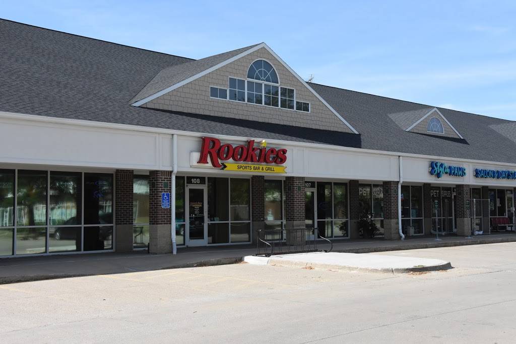 Rookies Sports Bar & Grill | restaurant | 2180 NW 156th St, Clive, IA 50325, USA | 5159870093 OR +1 515-987-0093