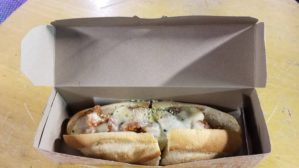 Domenicos Pizzeria | restaurant | 5838 Amboy Rd, Staten Island, NY 10309, USA | 7189660114 OR +1 718-966-0114