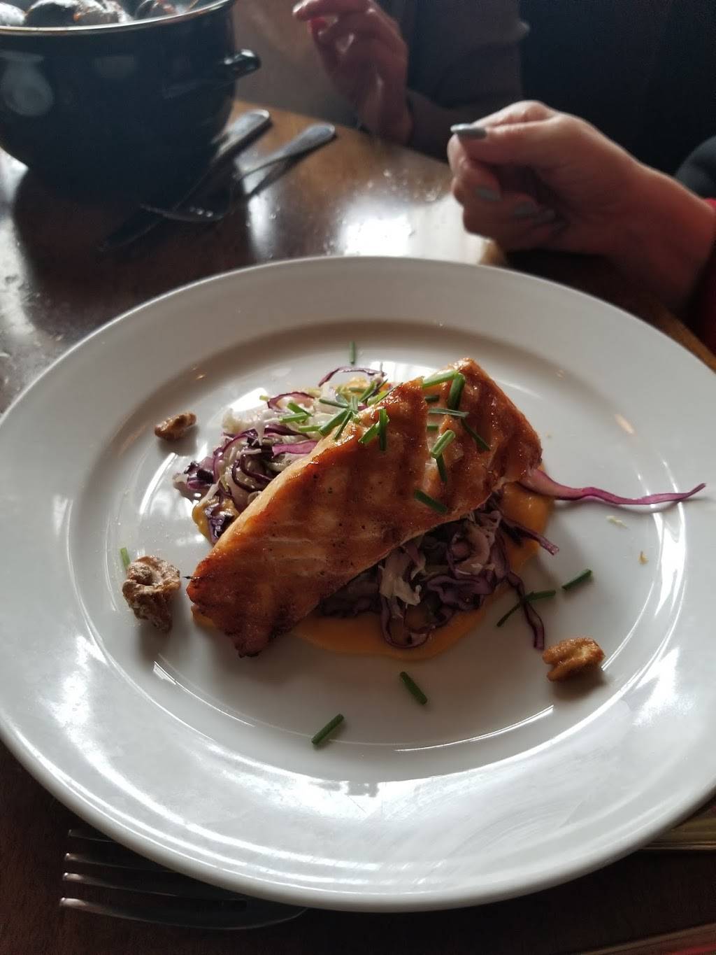 City Cellar Wine Bar & Grill | restaurant | 1080 Corporate Dr, Westbury, NY 11590, USA | 5166935400 OR +1 516-693-5400