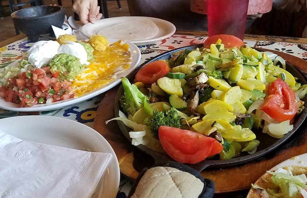 Border Cantina | restaurant | 21420 Novi Rd, Novi, MI 48375, USA | 2483477827 OR +1 248-347-7827