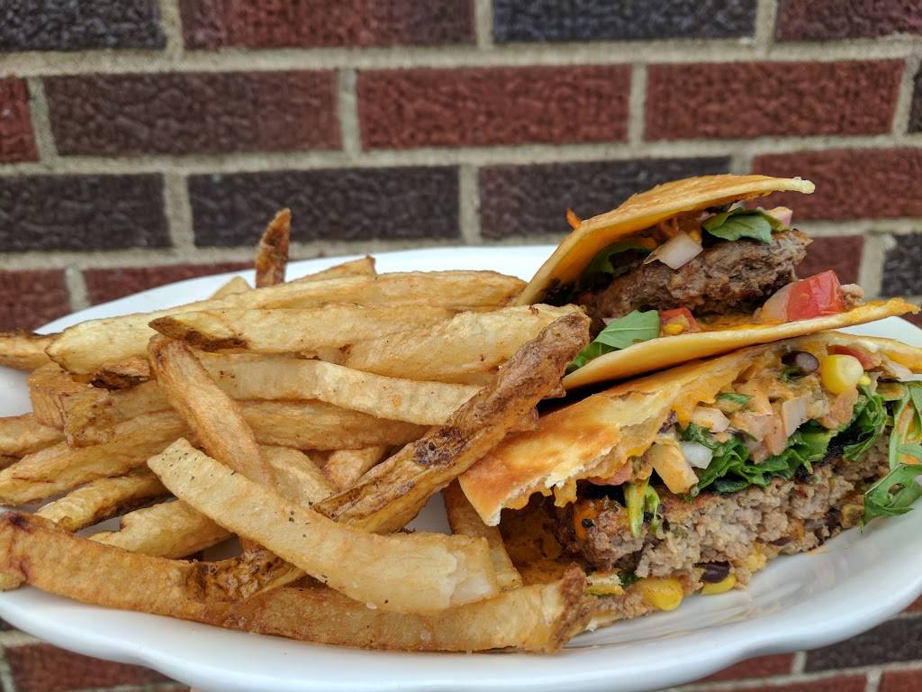 Brickyard Bar & Grill | restaurant | 1004, 580 W Lorain St, Oberlin, OH 44074, USA | 4407750020 OR +1 440-775-0020