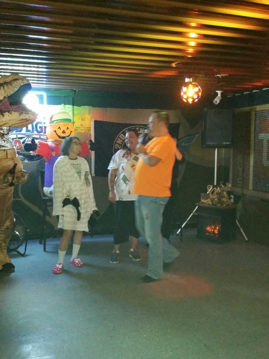 Buckys Grill & Pub | restaurant | 305 IN-62, New Washington, IN 47162, USA | 8122939002 OR +1 812-293-9002