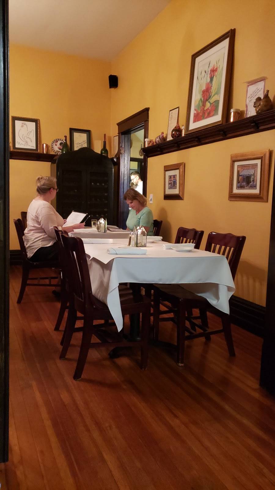 Emils | restaurant | 210 E Lincoln St, Tullahoma, TN 37388, USA | 9314617070 OR +1 931-461-7070