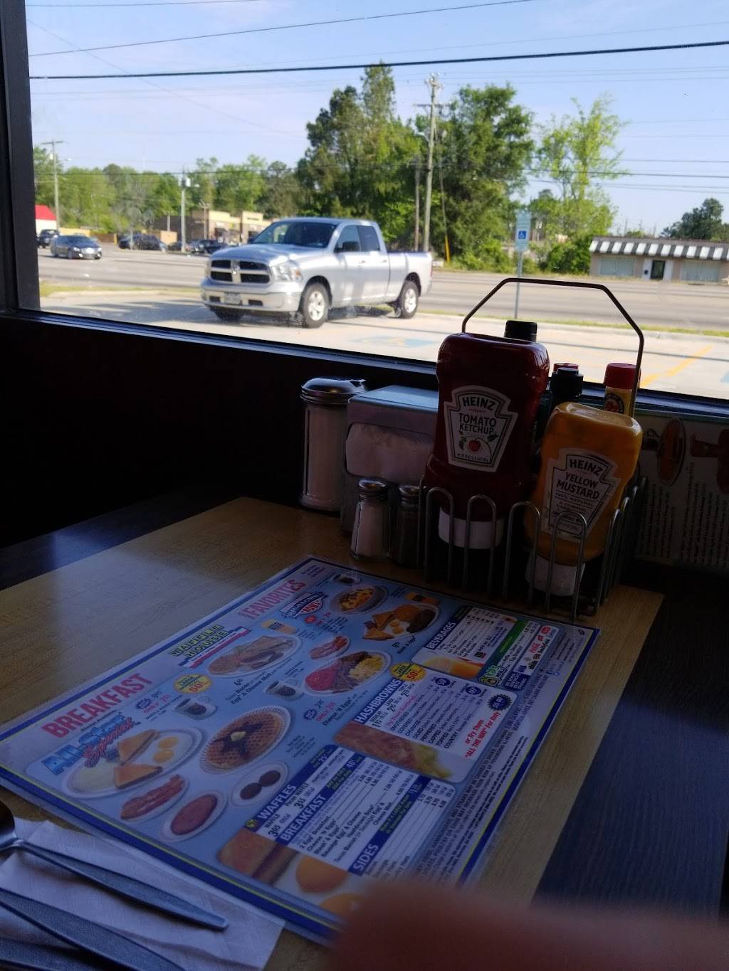 Waffle House | meal takeaway | 5515 Raeford Rd, Fayetteville, NC 28304, USA | 9104235411 OR +1 910-423-5411