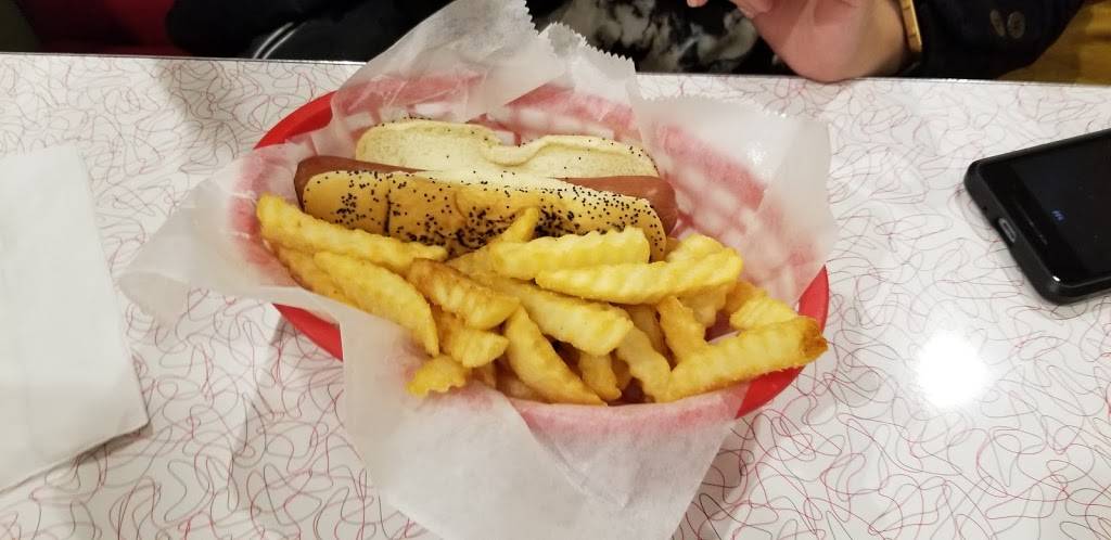 2Toots Train Whistle Grill | restaurant | 1567 N Aurora Rd #119, Naperville, IL 60563, USA | 6304535113 OR +1 630-453-5113