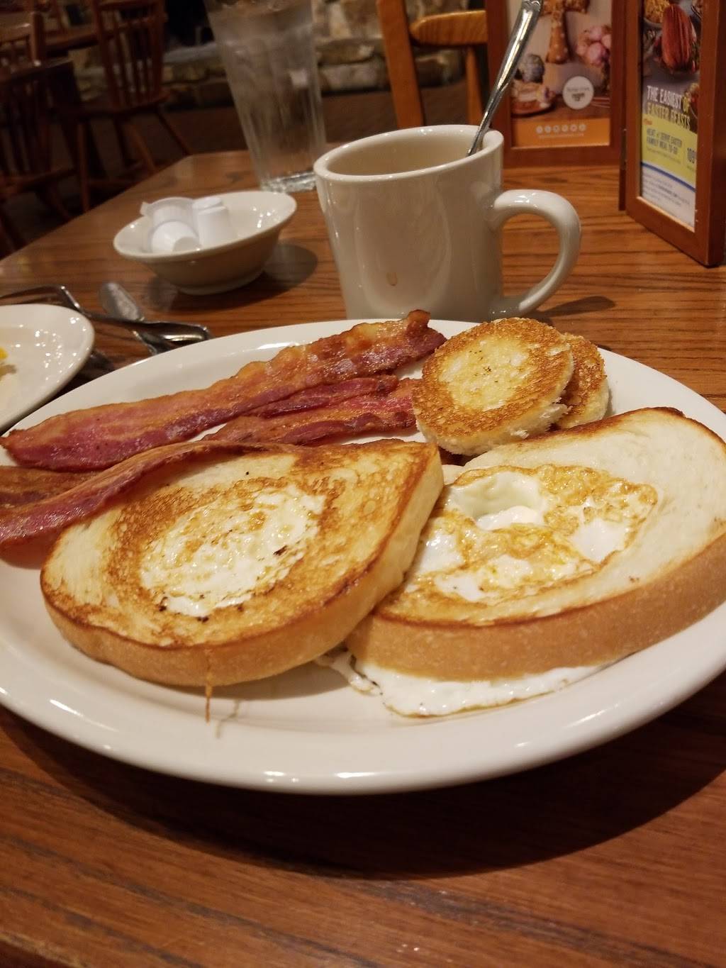 Cracker Barrel Old Country Store | restaurant | 2255 E Sharon Rd, Sharonville, OH 45241, USA | 5137713207 OR +1 513-771-3207