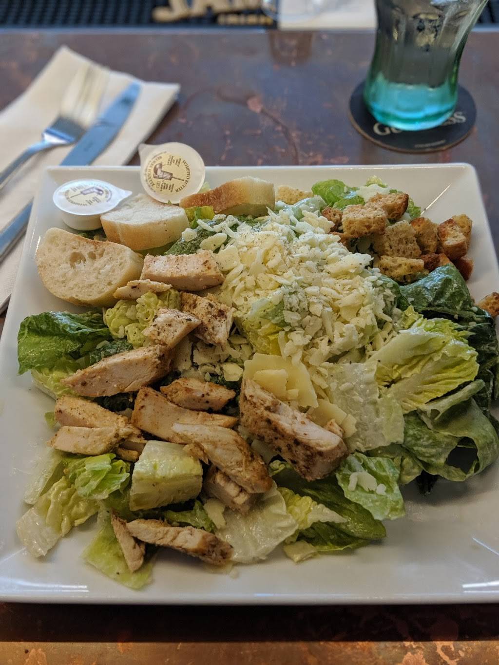 Hurleys à YUL | restaurant | 975 boul. Roméo-Vachon N, Dorval, QC H4Y 1H1, Canada | 5146362094 OR +1 514-636-2094