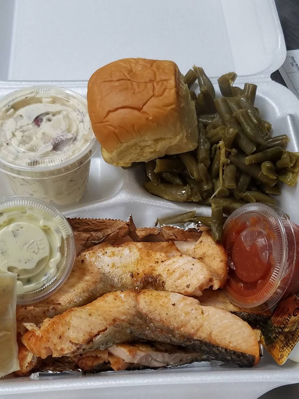 The Crab Galley | restaurant | 7410 Laurel Bowie Rd, Bowie, MD 20715, USA | 3012626494 OR +1 301-262-6494