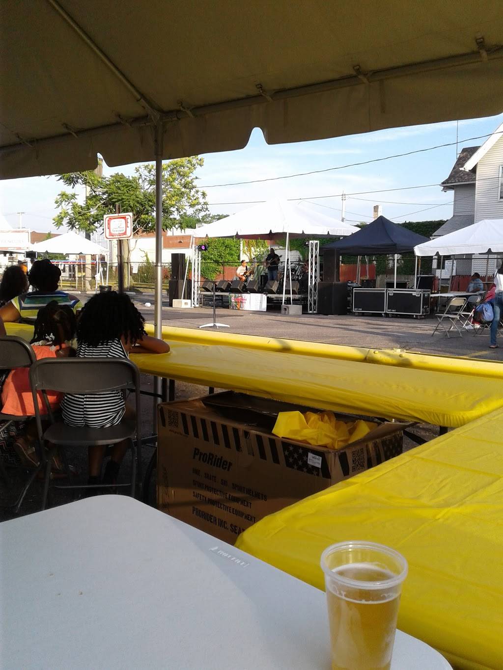 Hong Kong Kitchen | restaurant | 2802 Clark Ave, Cleveland, OH 44109, USA | 2165668811 OR +1 216-566-8811