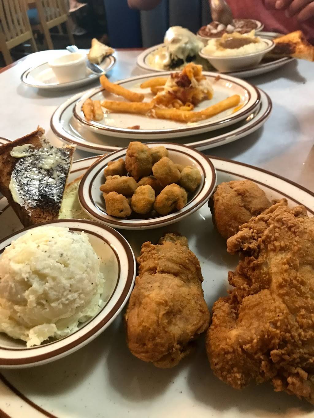 Village Grill | restaurant | 31 W 2nd Ave, Lexington, NC 27292, USA | 3362485900 OR +1 336-248-5900