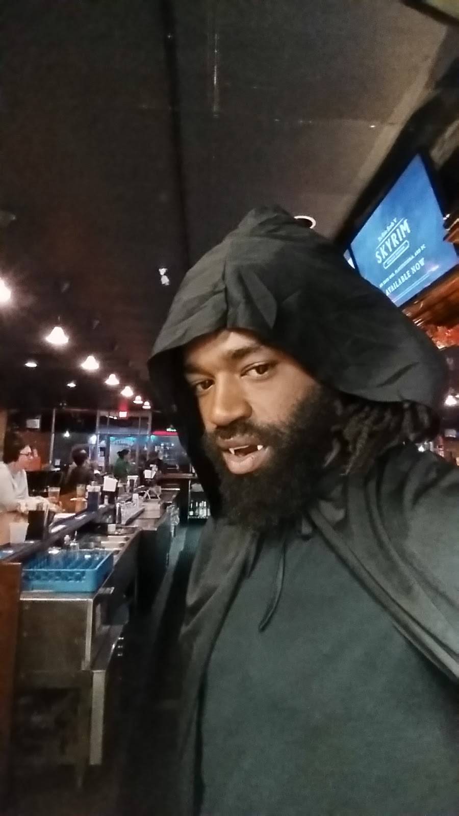 Ducketts | restaurant | 325 W Walton Blvd, Pontiac, MI 48340, USA | 2483346222 OR +1 248-334-6222