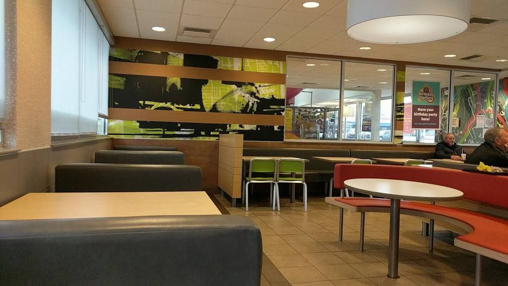 McDonalds | cafe | 7025 SE 15th St, Midwest City, OK 73110, USA | 4057378600 OR +1 405-737-8600