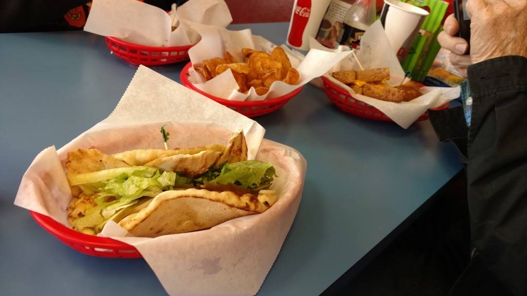 Bobaloons | restaurant | 1700 Ludington St, Escanaba, MI 49829, USA | 9067896169 OR +1 906-789-6169