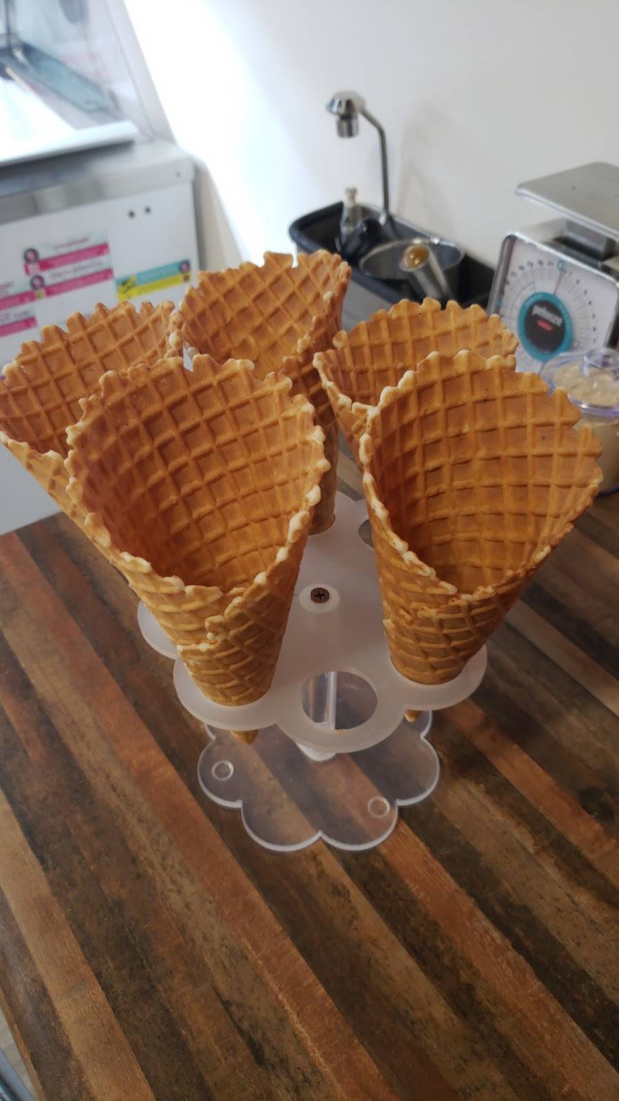 Bridge Street Eatery and Ice Cream | restaurant | 1 N Main St, Mayville, WI 53050, USA | 9206442254 OR +1 920-644-2254