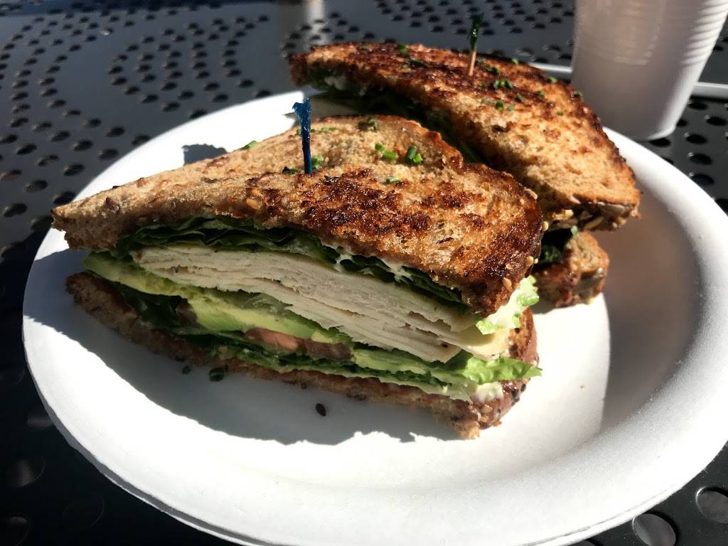 The Waterside Restaurant and Wine Bar | restaurant | 3500 Harbor Blvd, Oxnard, CA 93035, USA | 8059854677 OR +1 805-985-4677