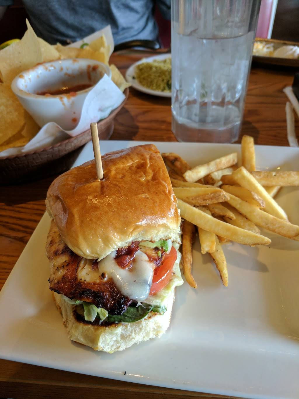 Chilis Grill & Bar | restaurant | 2890 New Center Point, Colorado Springs, CO 80922, USA | 7196386200 OR +1 719-638-6200