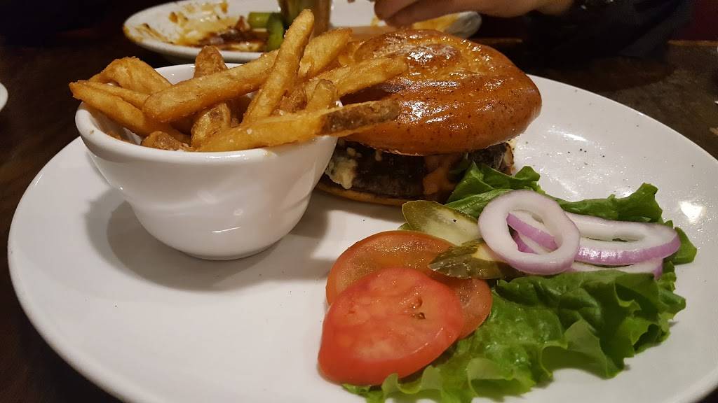 Pourhouse Bar & Grill | restaurant | 124 E 4th St, Loveland, CO 80537, USA | 9706691699 OR +1 970-669-1699