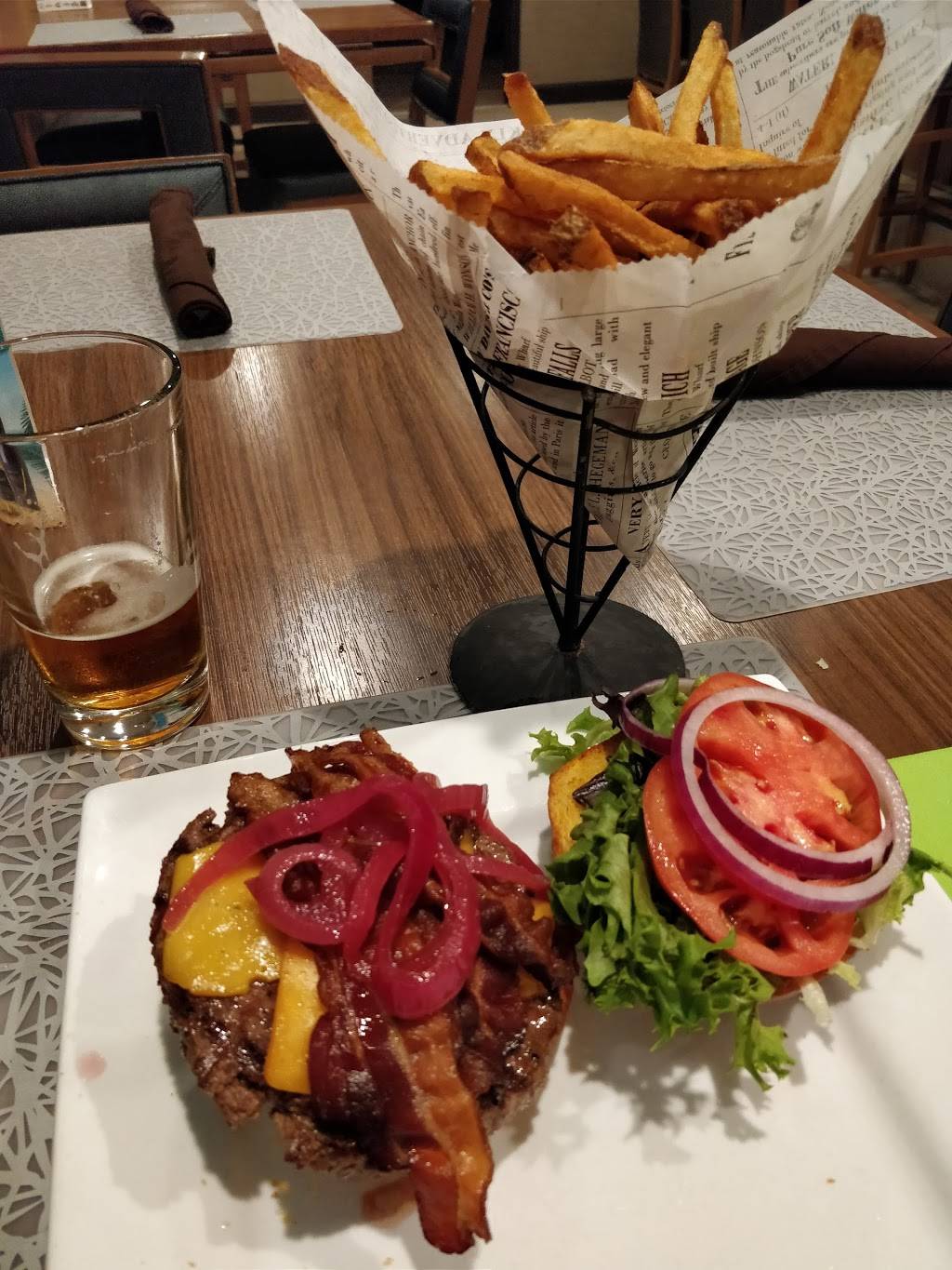 Edgewater Bar & Grille | restaurant | 8629 J M Keynes Dr, Charlotte, NC 28262, USA | 7049162831 OR +1 704-916-2831