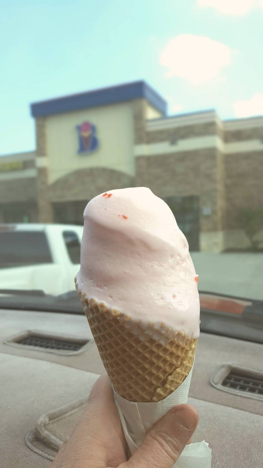 Braums Ice Cream & Burger Restaurant | restaurant | 615 S Kerr Blvd, Sallisaw, OK 74955, USA | 9187759965 OR +1 918-775-9965