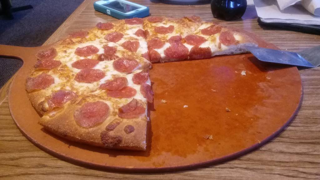 Pizza Hut | restaurant | 23430 Lyons Ave, Newhall, CA 91321, USA | 6612598983 OR +1 661-259-8983