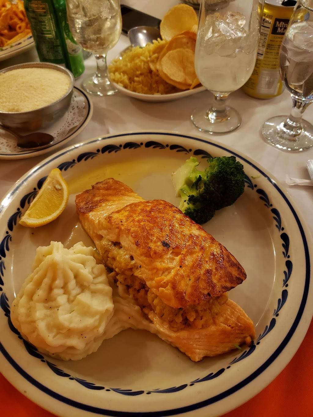 Europa Bar & Restaurant | restaurant | 625 Westfield Ave, Elizabeth, NJ 07208, USA | 9083552233 OR +1 908-355-2233