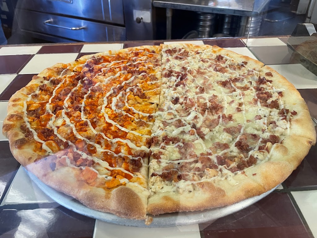 La Gondolita Pizza | restaurant | 66 Main St, Pine Bush, NY 12566, USA | 8457442800 OR +1 845-744-2800