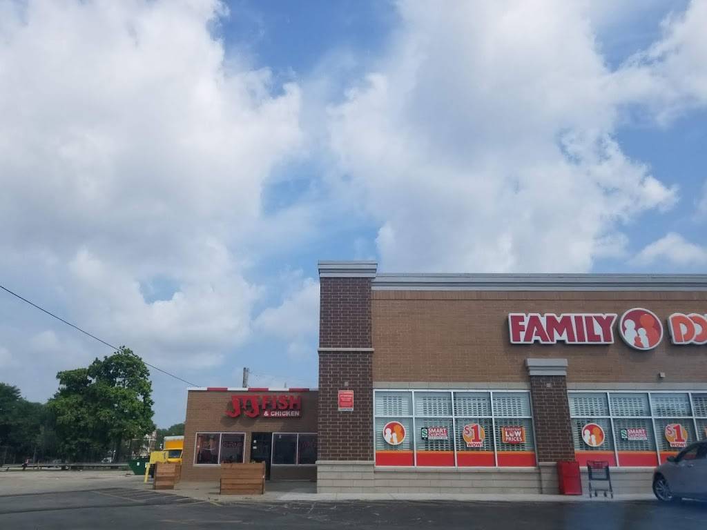 J & J Fish & Chicken | restaurant | 800 N Kedzie Ave #224, Chicago, IL 60651, USA | 7735331995 OR +1 773-533-1995