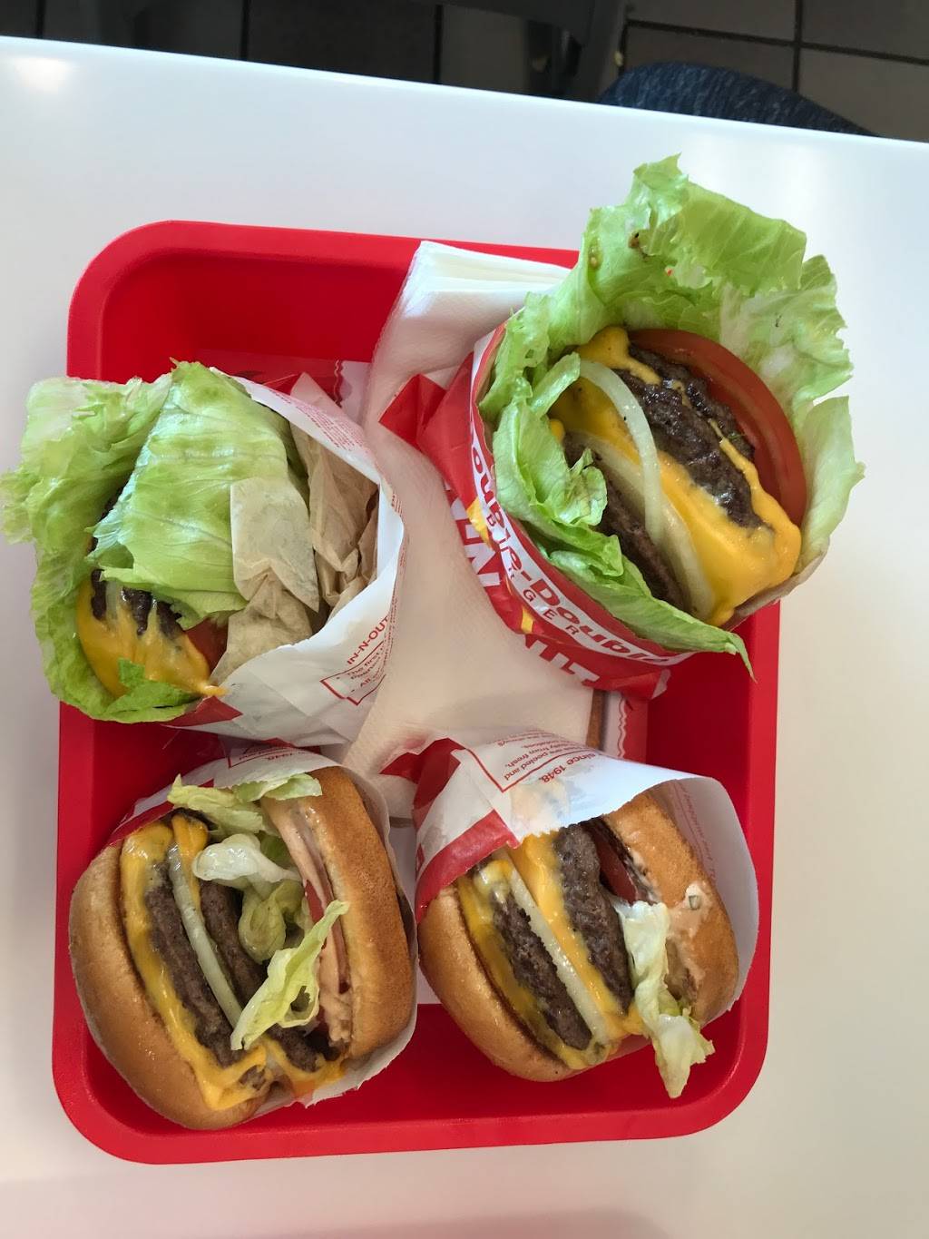In-N-Out Burger | restaurant | 798 Redwood Hwy, Mill Valley, CA 94941, USA | 8007861000 OR +1 800-786-1000