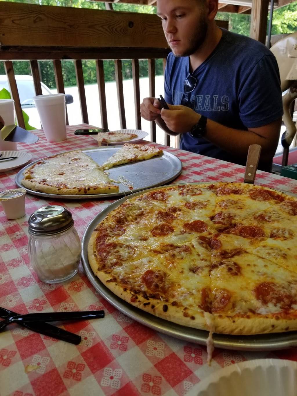 Cobbly Nob Cafe & Pizza | restaurant | 3720 East Pkwy, Gatlinburg, TN 37738, USA | 8654304688 OR +1 865-430-4688