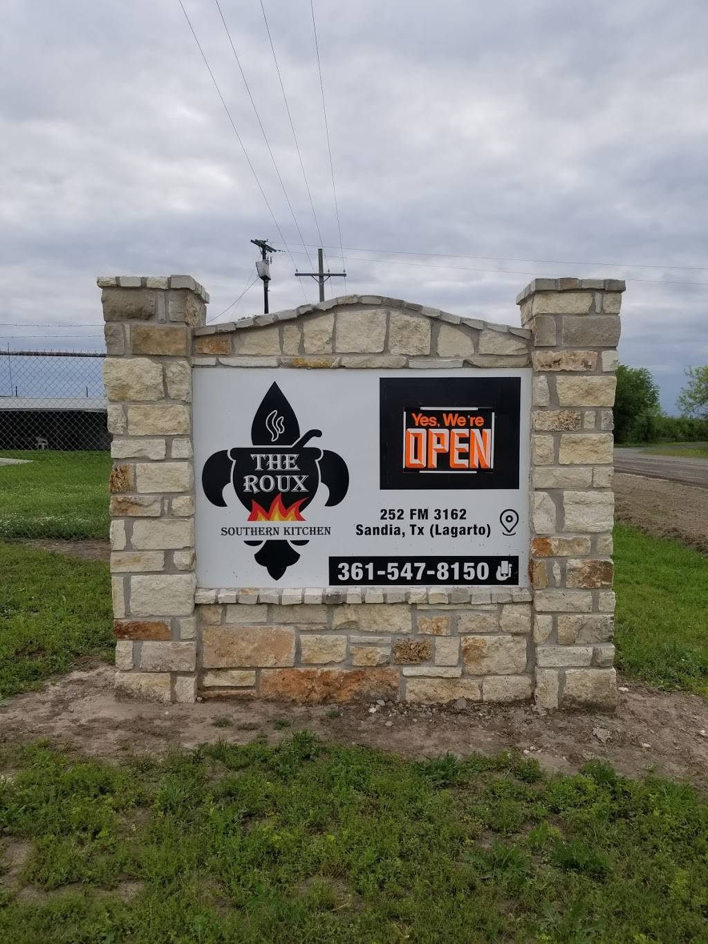The Roux | restaurant | 252 FM 3162, Sandia, TX 78383, USA | 3615478150 OR +1 361-547-8150