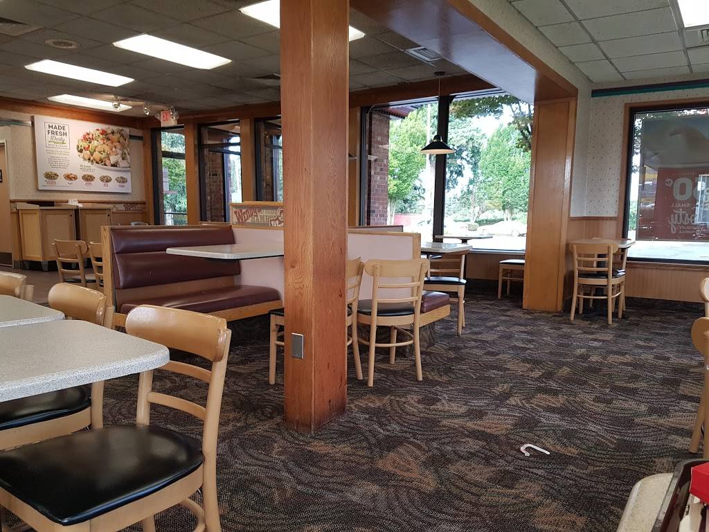 Wendys | restaurant | 1405 N Lombard St, Portland, OR 97217, USA | 5032834530 OR +1 503-283-4530