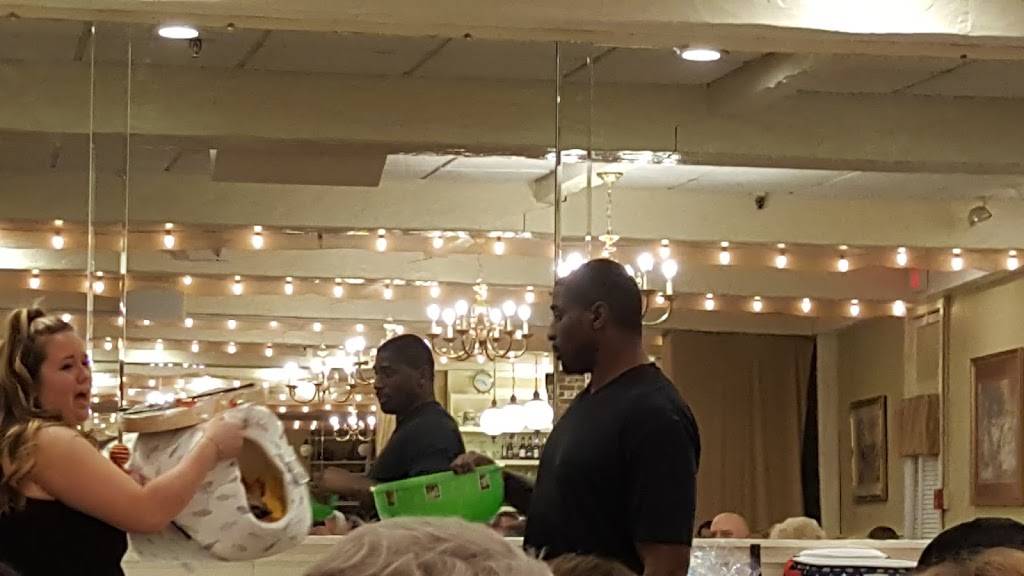 Nuchies Restaurant | restaurant | 164 Central St, Bristol, CT 06010, USA | 8605821108 OR +1 860-582-1108