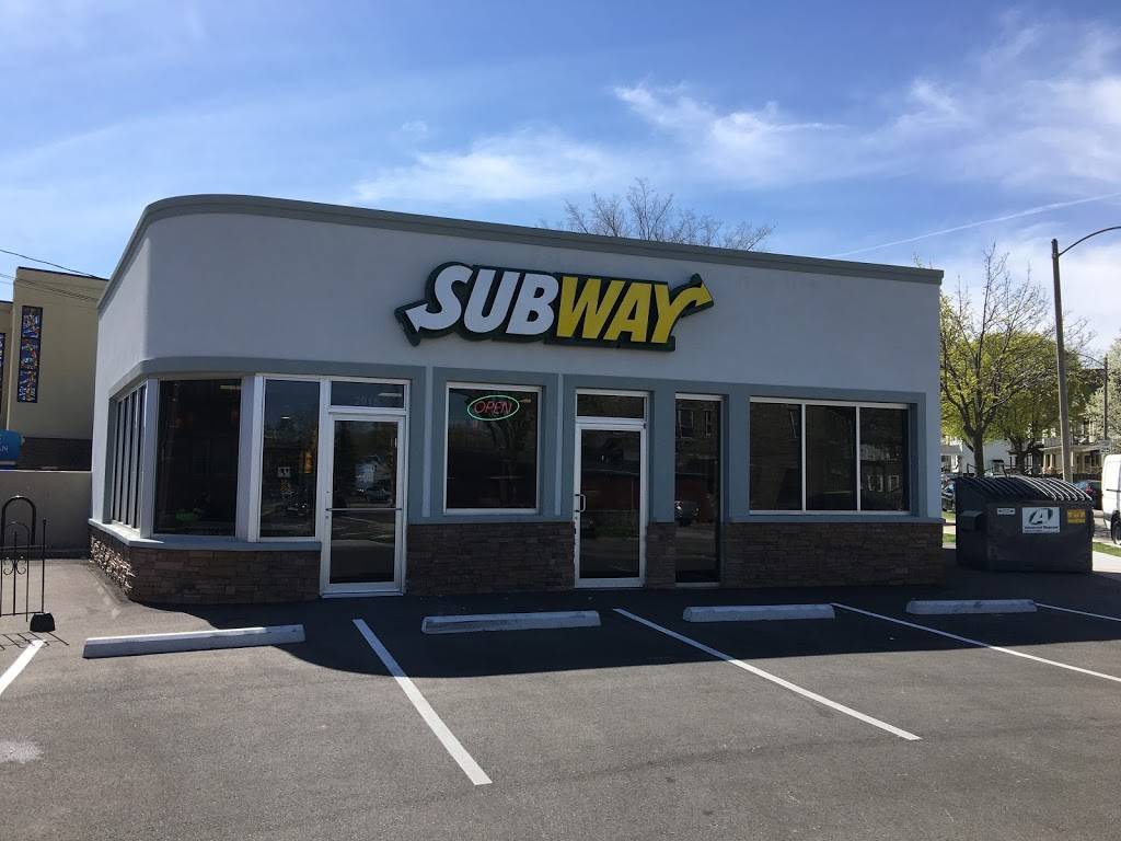 Subway Restaurants | restaurant | 2915 S Kinnickinnic Ave, Bay View, WI 53207, USA | 4145022001 OR +1 414-502-2001