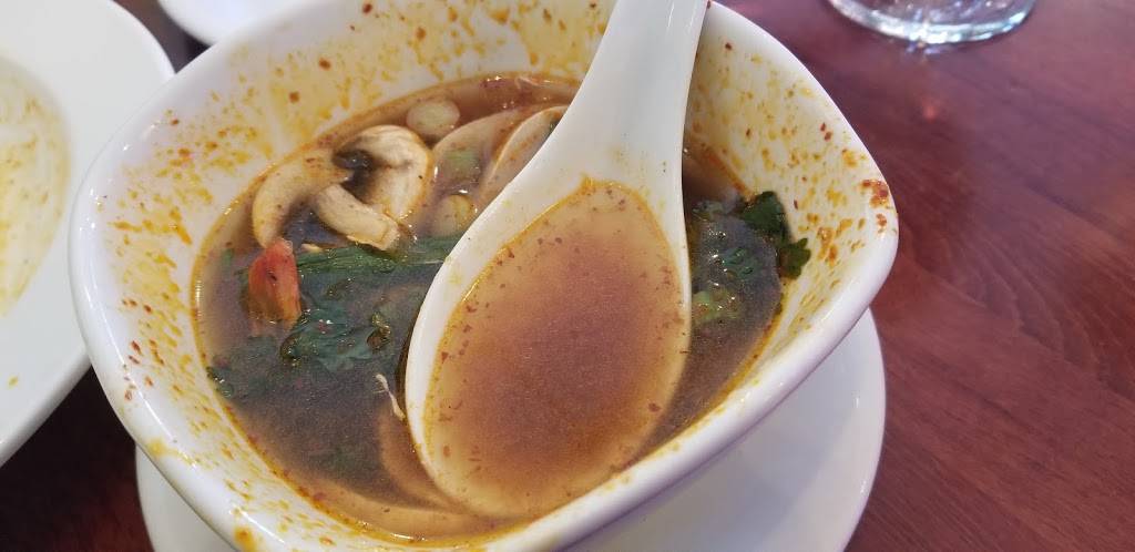 Chada Thai Bistro | restaurant | 96 W Old Country Rd, Hicksville, NY 11801, USA | 5169340717 OR +1 516-934-0717