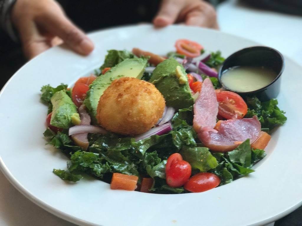 Brandy Petes | restaurant | 267 Franklin St, Boston, MA 02110, USA | 6174394165 OR +1 617-439-4165