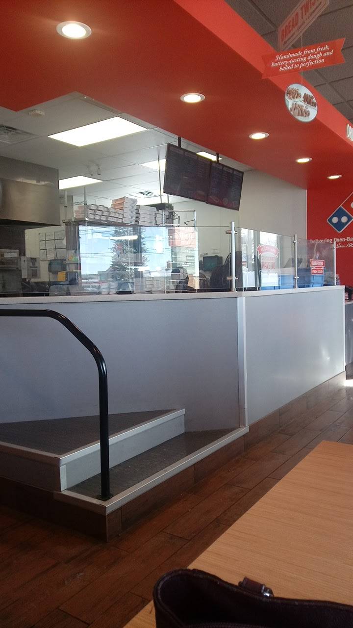 Dominos Pizza | meal delivery | 3743 Douglas Ave, Racine, WI 53402, USA | 2626816111 OR +1 262-681-6111