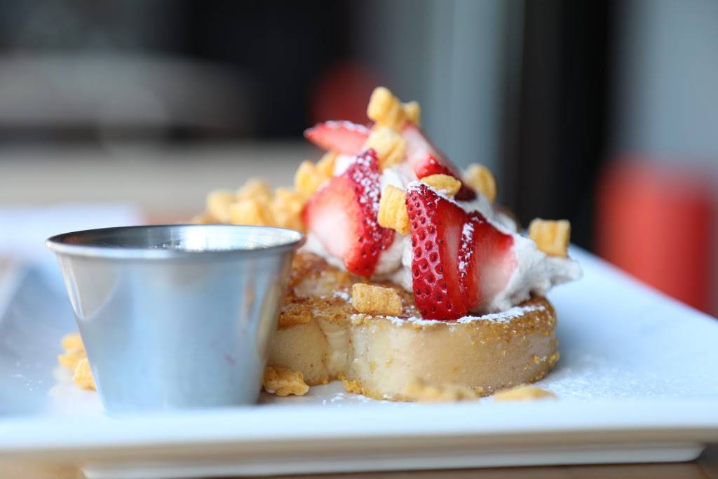 Varsity Tavern | restaurant | 1005 Norwood St, Fort Worth, TX 76107, USA | 8178826699 OR +1 817-882-6699