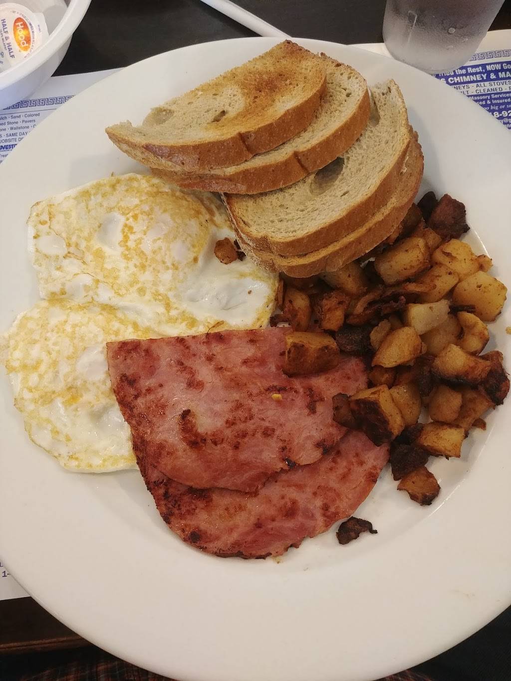 Coast Line Diner | restaurant | 137 Kilvert St, Warwick, RI 02886, USA | 4017737807 OR +1 401-773-7807