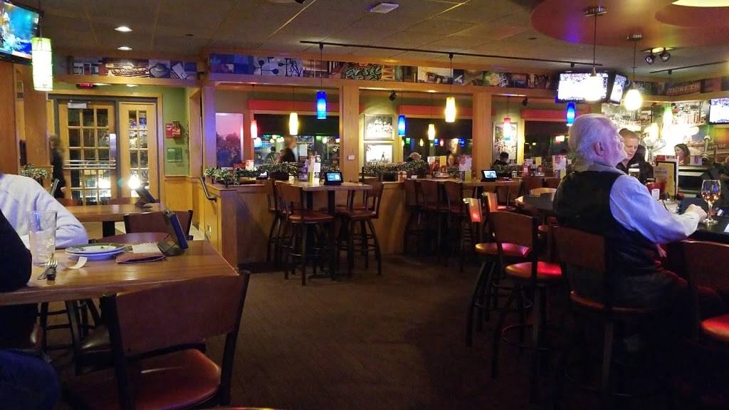 Applebees Grill + Bar | restaurant | 1893 W, MN-36, Roseville, MN 55113, USA | 6516970648 OR +1 651-697-0648