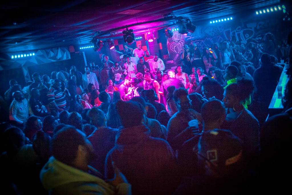 Jimmy Squids Hideout | restaurant | 705 Co Rd 6, Elkhart, IN 46514, USA | 5743276190 OR +1 574-327-6190