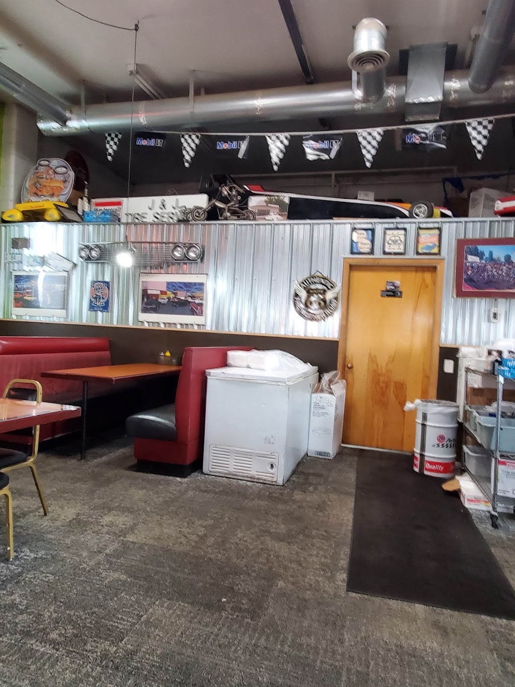 The Garage Café | restaurant | 228 Elgin St, Notus, ID 83656, USA | 2084592207 OR +1 208-459-2207