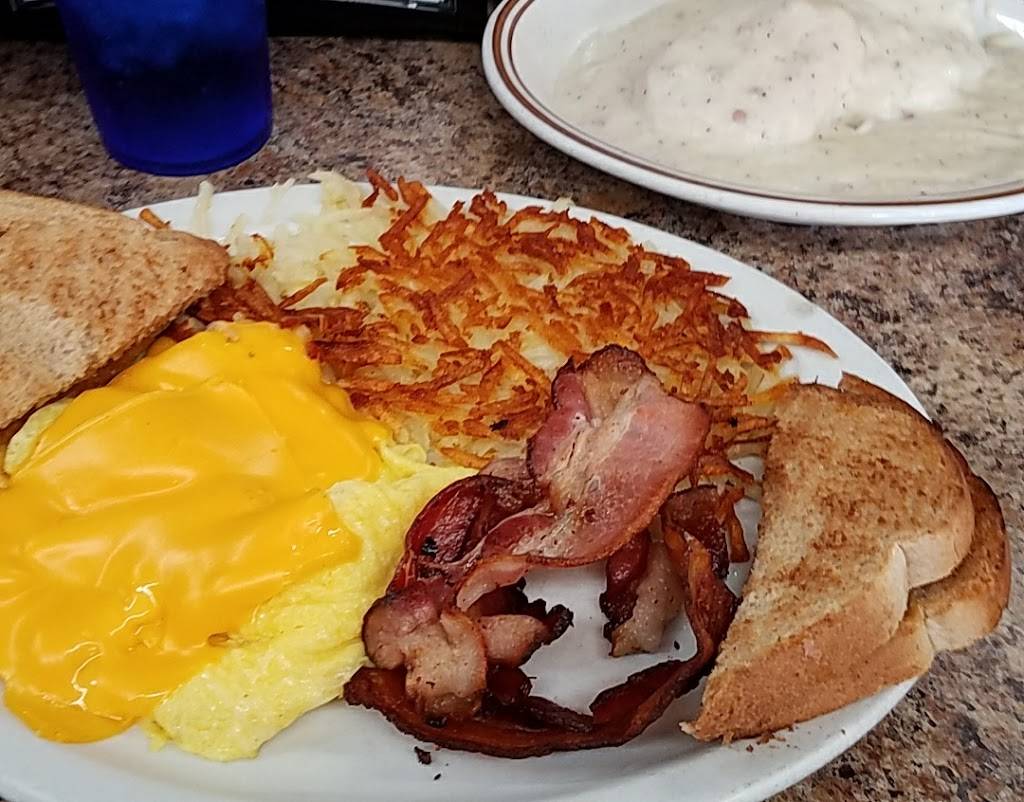 Smokeys Country Diner | restaurant | 561 17th Ave, East Moline, IL 61244, USA | 3099129001 OR +1 309-912-9001