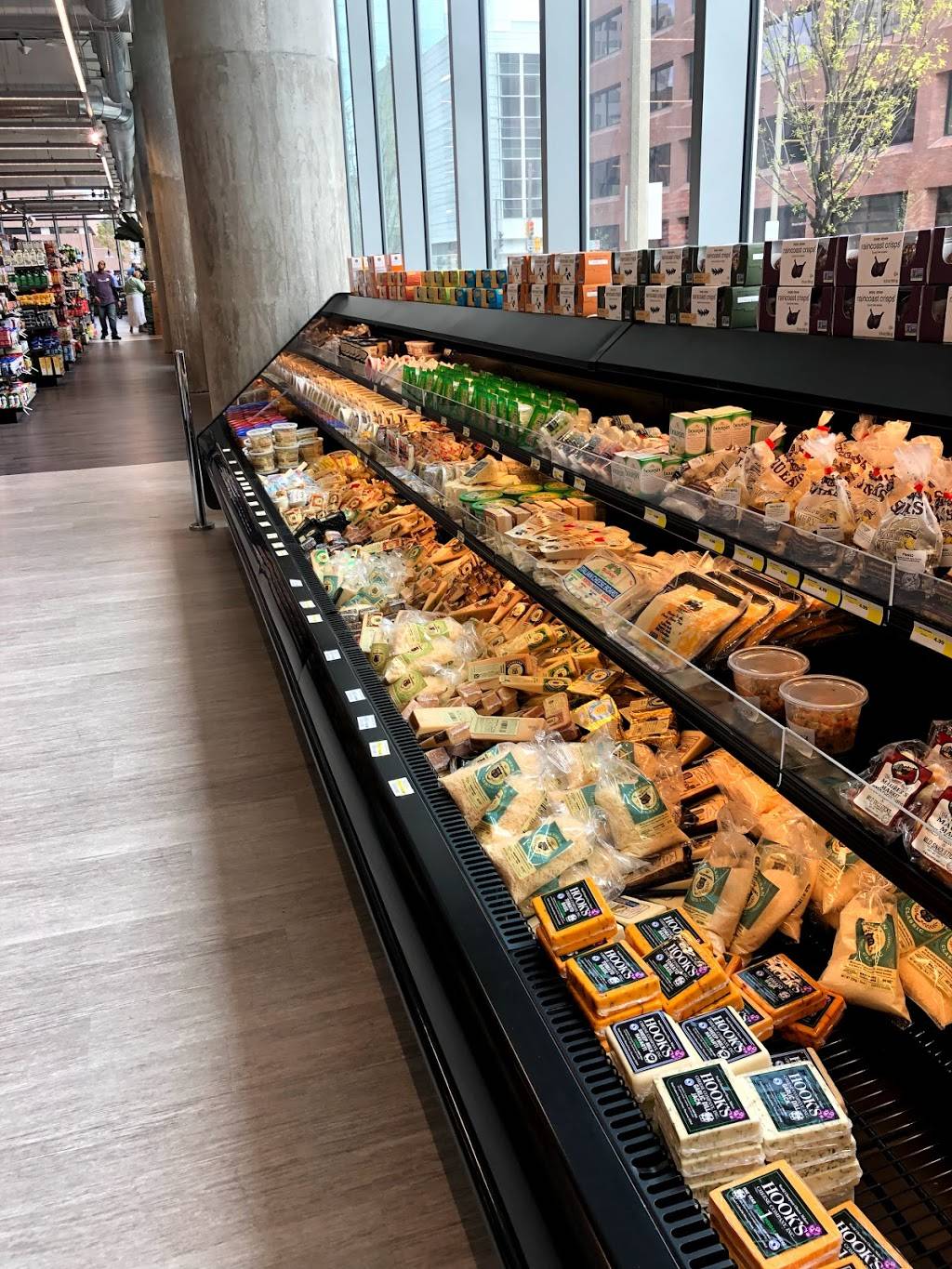 Maurer’s Urban Market | meal takeaway | 777 N Van Buren St, Milwaukee, WI 53202, USA | 4146352770 OR +1 414-635-2770