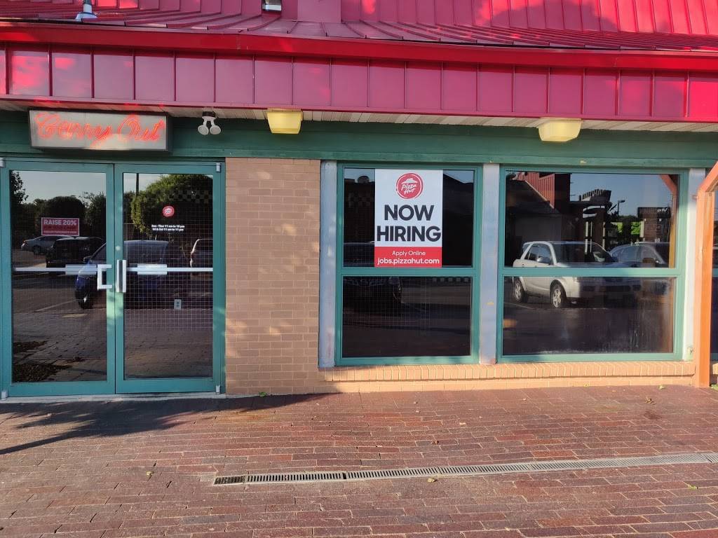 Pizza Hut | restaurant | 2245 US-1, North Brunswick Township, NJ 08902, USA | 7329400808 OR +1 732-940-0808