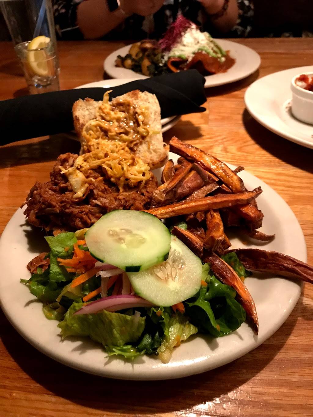 Ipanema Cafe | restaurant | 917 W Grace St, Richmond, VA 23220, USA | 8042130190 OR +1 804-213-0190