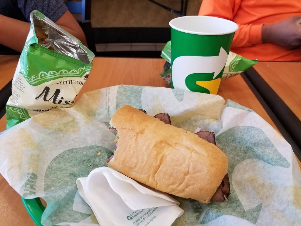 Subway | restaurant | 3220 Feathergrass Ct, Austin, TX 78758, USA | 5126405444 OR +1 512-640-5444