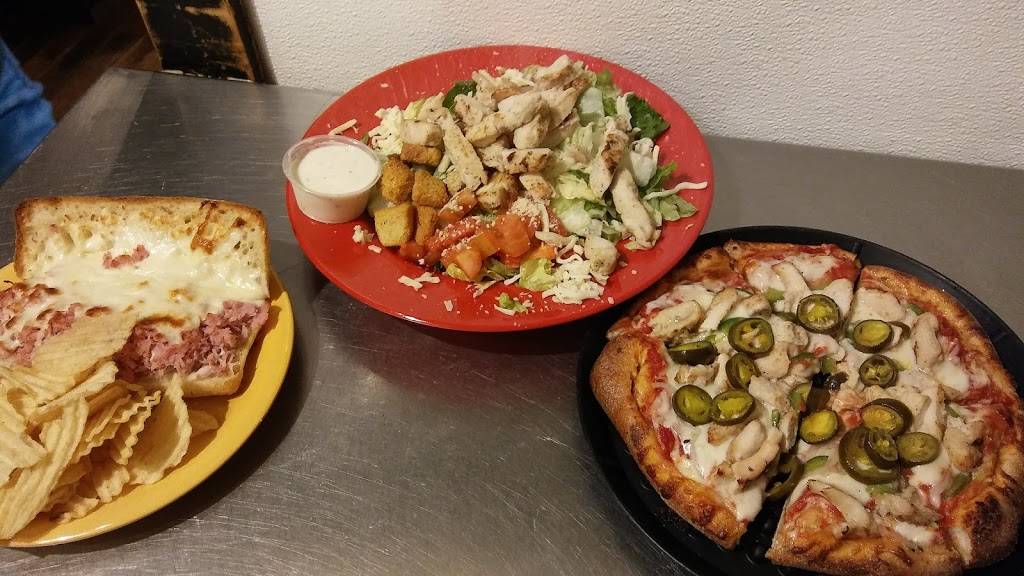 Pizza Forum | meal delivery | 215 Main St, Auburn, IN 46706, USA | 2609201111 OR +1 260-920-1111