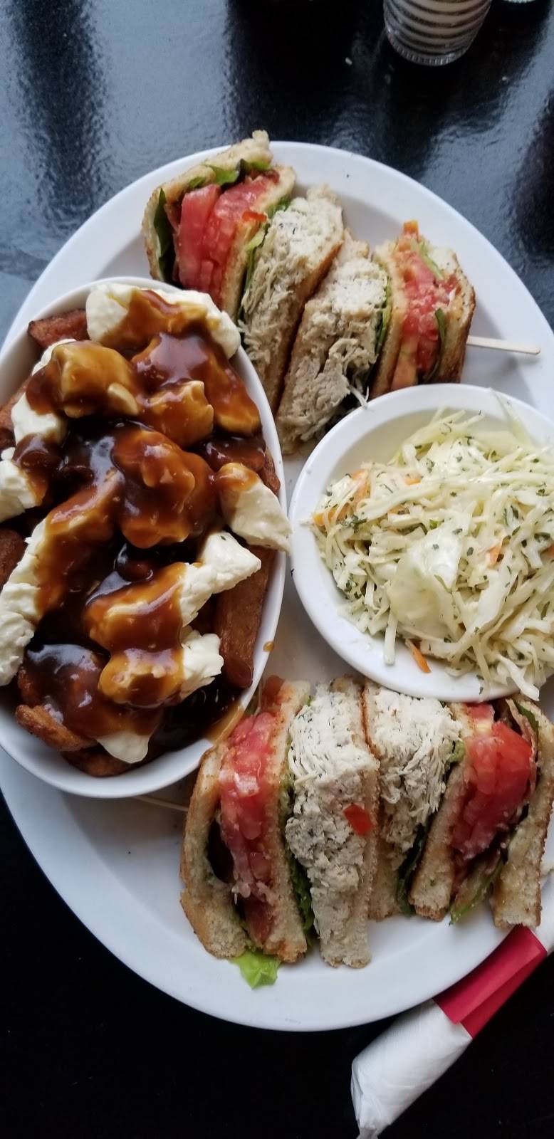 Resto Du Village | restaurant | 220 Rue Principale, Saint-Sauveur, QC J0R 1R0, Canada | 4502273444 OR +1 450-227-3444