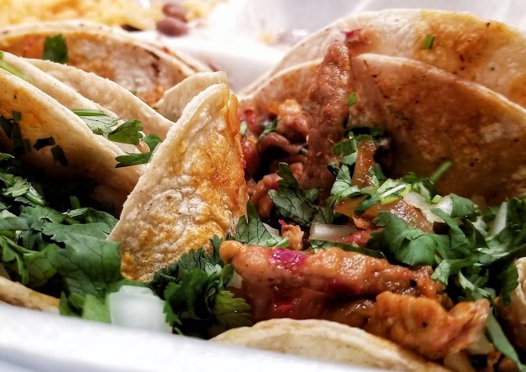 El Pueblito Mexican Grill | restaurant | 5152 N Cicero Ave, Chicago, IL 60630, USA | 7732050917 OR +1 773-205-0917