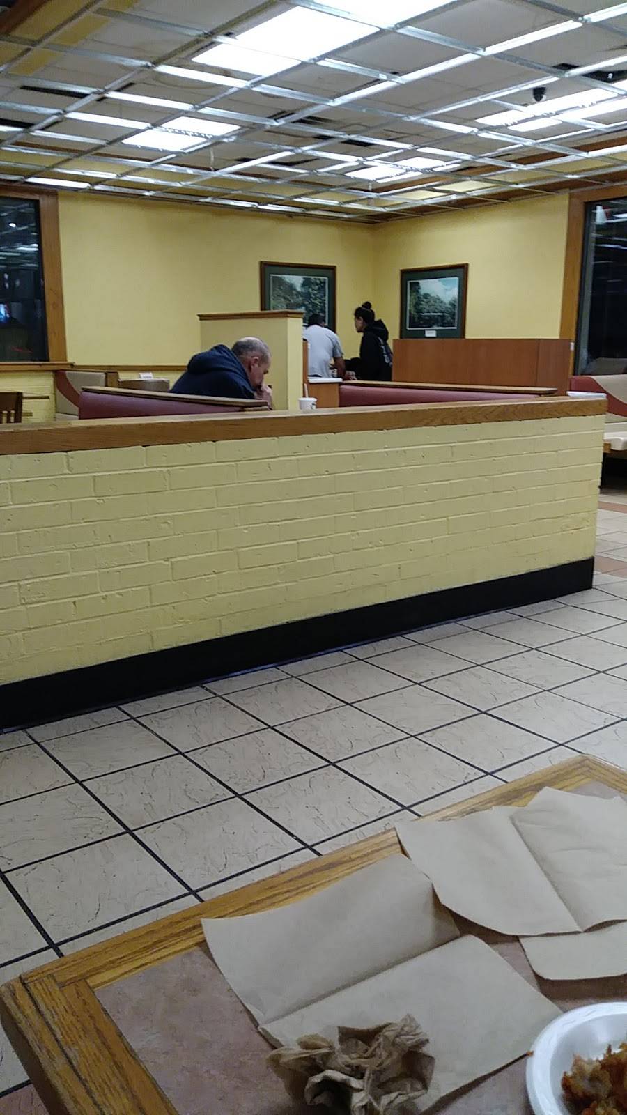 KFC | restaurant | 2347 S Seneca St, Wichita, KS 67213, USA | 3162629000 OR +1 316-262-9000